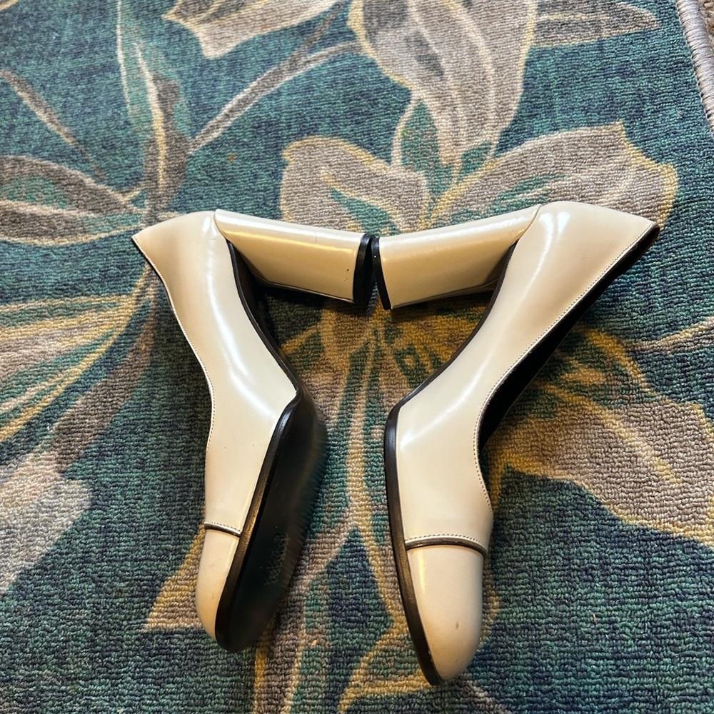 Prada Cream Leather Round Toe Pumps Size 36| US 6 - Picture 3 of 7